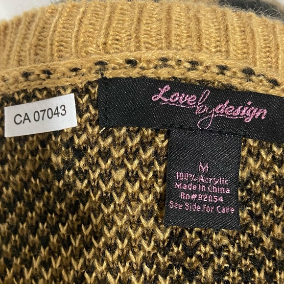 Love By Design women brown animal print fuzzy long sleeves sweater. Size M. NWOT - Picture 5 of 6